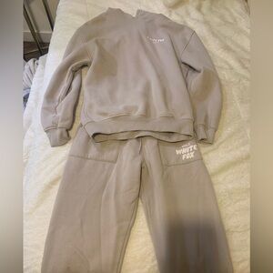 White Fox Beige Sweatshirt and Sweatpants Set